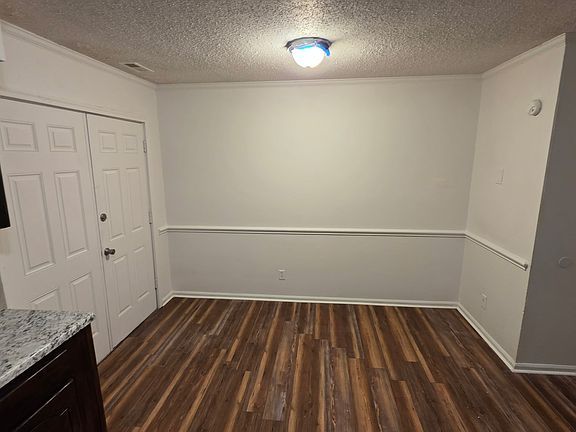 5th image of 100 Kristin Dr APT B6