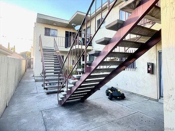 4th image of 3820 46th St