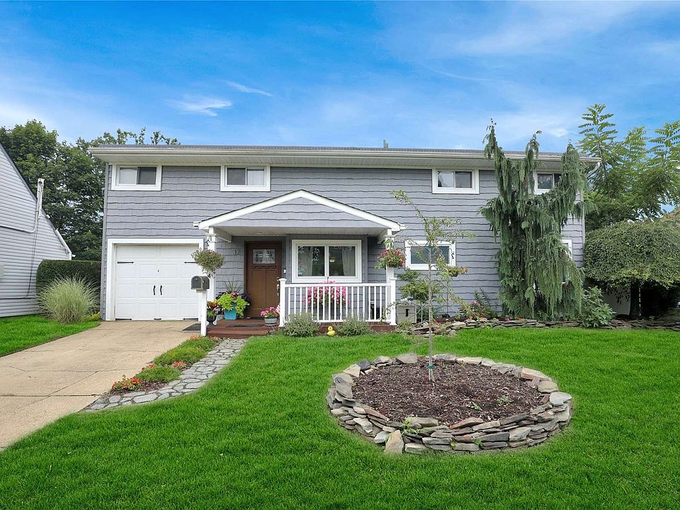 1st image of 37 Wisteria Ln