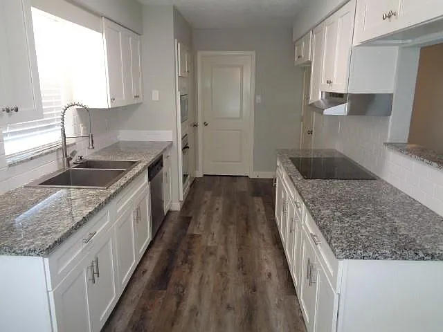 1227 Strawberry Park Ln — Photo 9