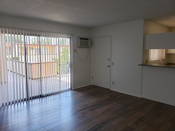 4th image of 1293 N Garfield Ave APT 22