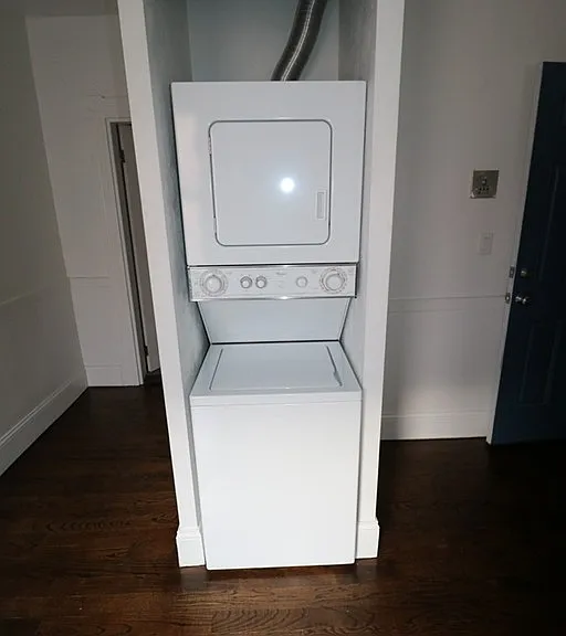 298 Windsor St #2 — Photo 8