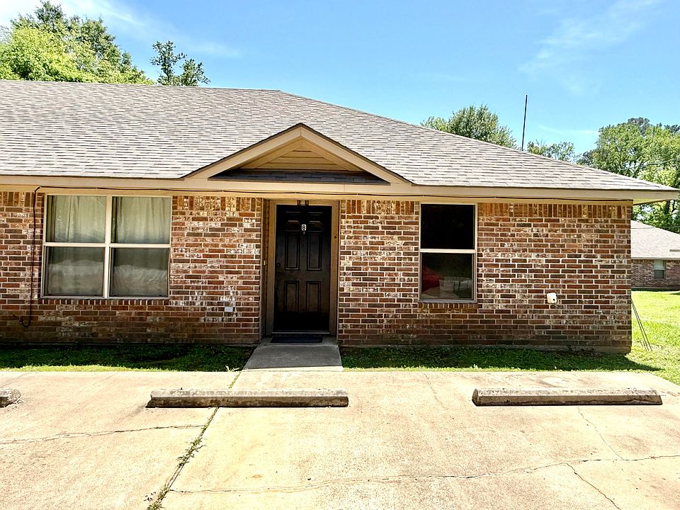 3 Bedroom / 2 Bath Duplex