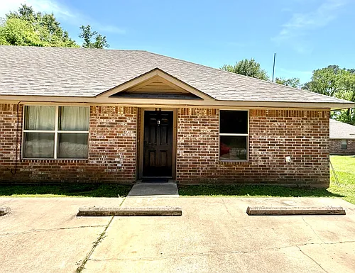 200 E Elm St #B Photo 1