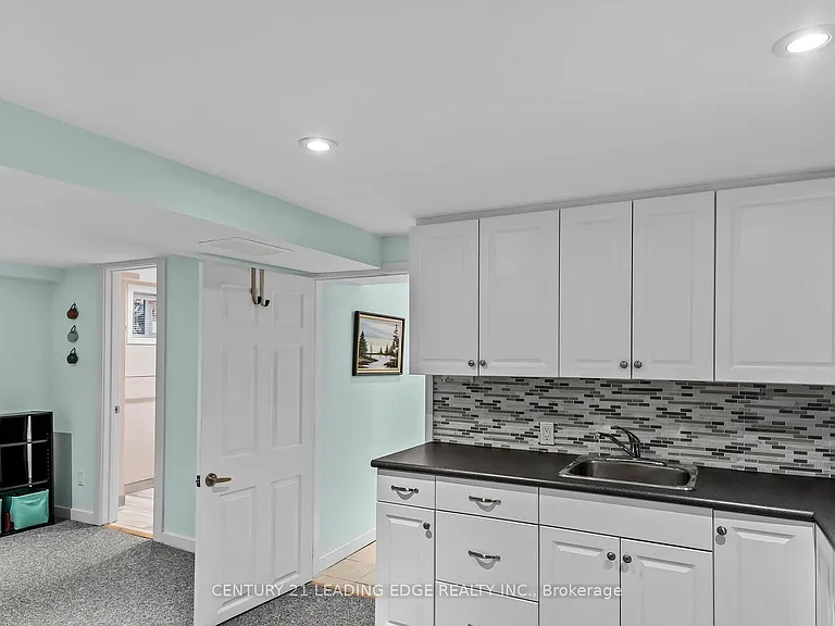 177 Fallingbrook Rd — Photo 14