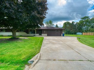 1237 E Randy Rd, Oak Creek, WI 53154