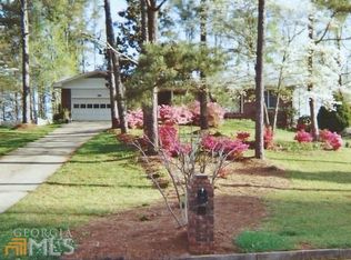 729 Pinehurst Dr, Fairburn, GA