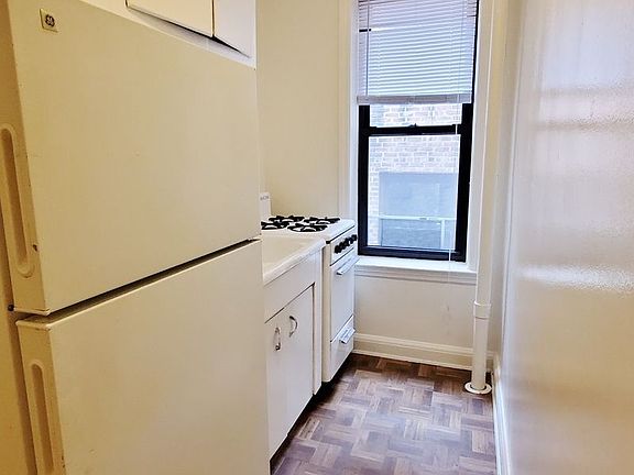 5th image of 30-53 29th St #3MM