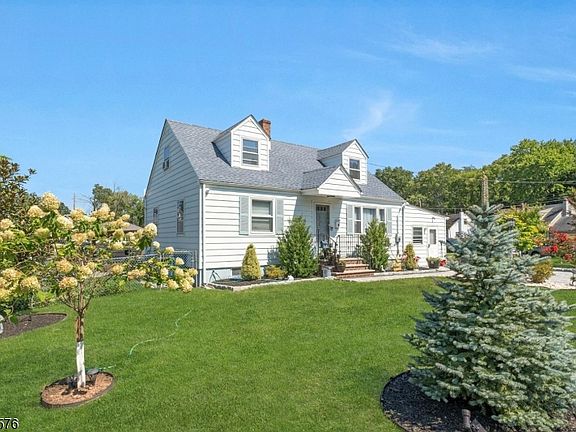 4th image of 213 Glenside Pl