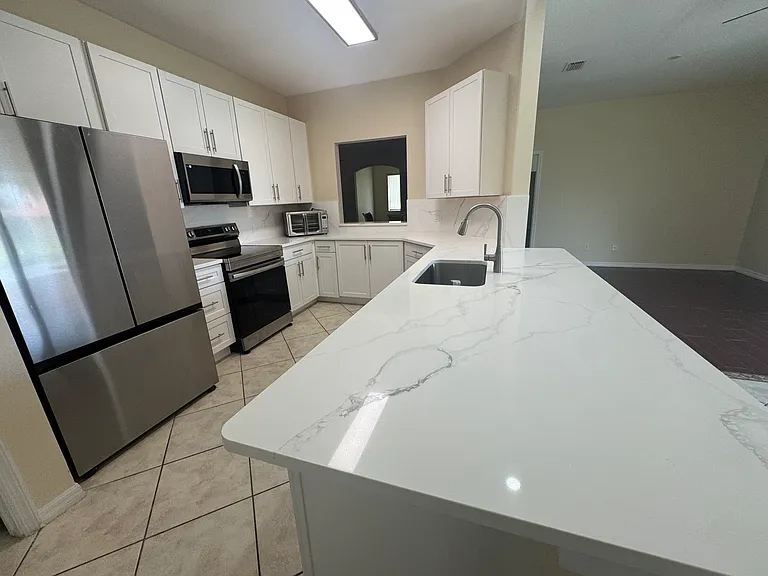 981 NW Tuscany Dr — Photo 15
