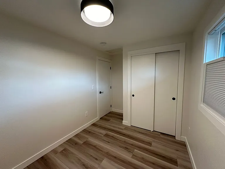 1019 Wilson St — Photo 17