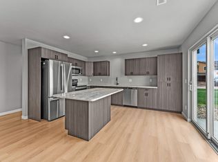 1427 Thatcher Cir, Harrisburg, SD 57032