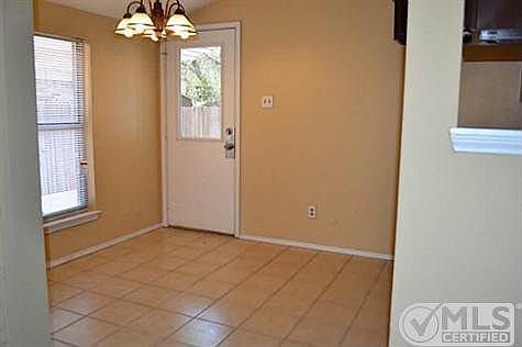3rd image of 502 Mockingbird Dr