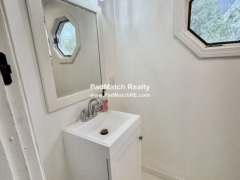 1/2 Bathroom - 2nd floor
