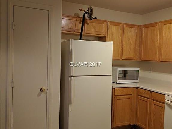 3rd image of 6786 Bison Creek St