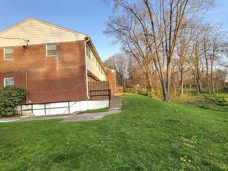 24 Woodward Ave #1 — Photo 9