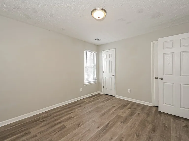 444 Village Bluff Dr — Photo 13