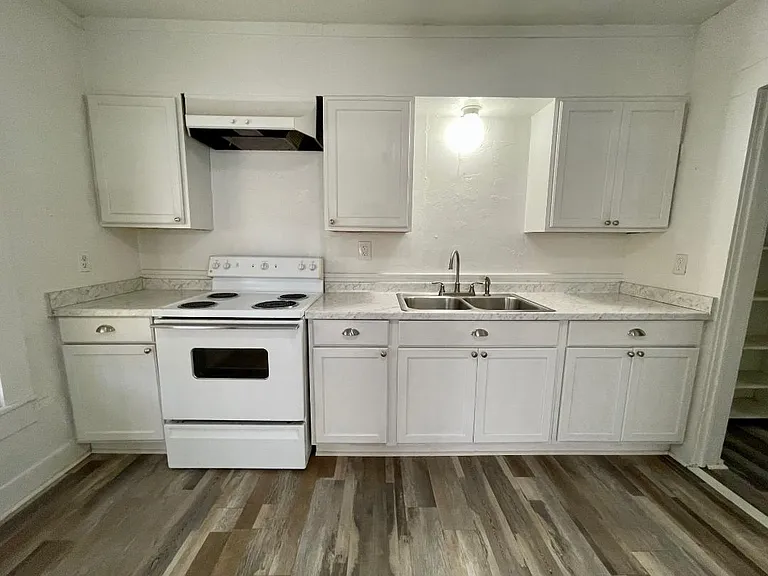 524 W Harrison St #A — Photo 5