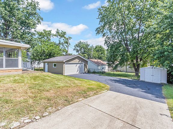 3rd image of 646 Mount Vernon Pl