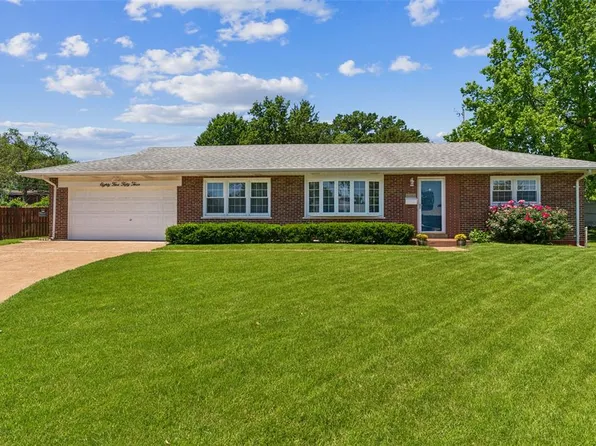 8553 Craighill Dr, Saint Louis, MO 63123