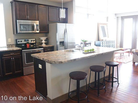 3rd image of 1011 N 192nd Ct APT 135
