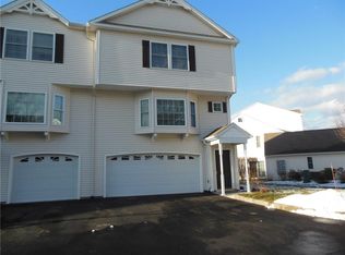 61 Fountain Dr, Westerly, RI 02891