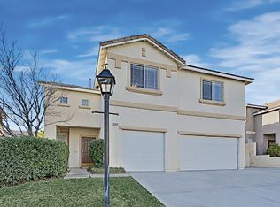 8909 Wolf Dancer Ave, Las Vegas, NV 89143