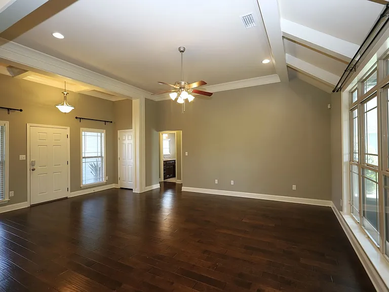 4634 Amelia Cir — Photo 4