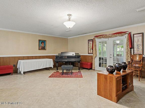 4th image of 289 Holcomb Blvd