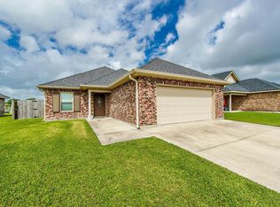150 Darwen Dr, Raceland, LA 70394