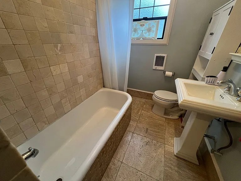 535 20th Ave E #103 — Photo 17