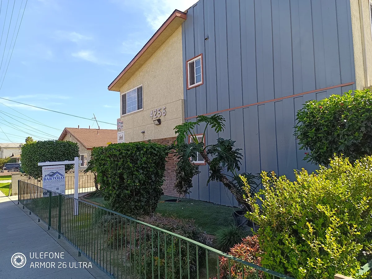 Building Photo - 4256 Walnut St #F