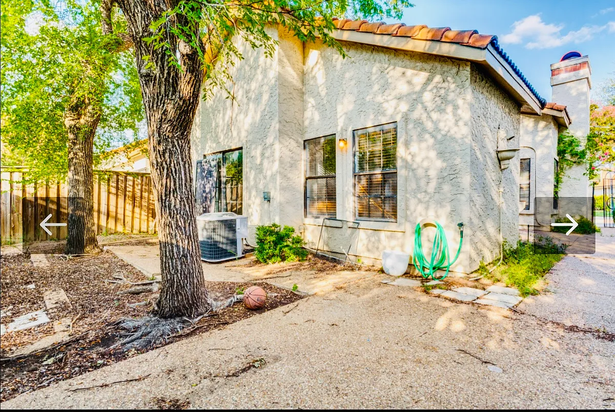Building Photo - 625 Fiesta Cir
