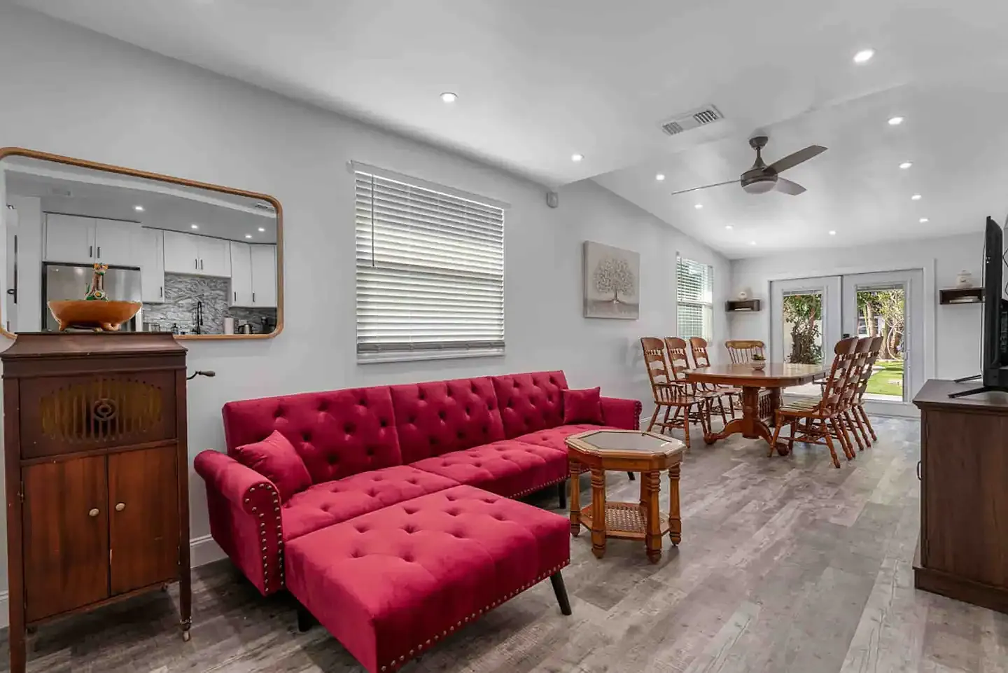 4 bed, 1396 sqft, $4,300 — Photo 4