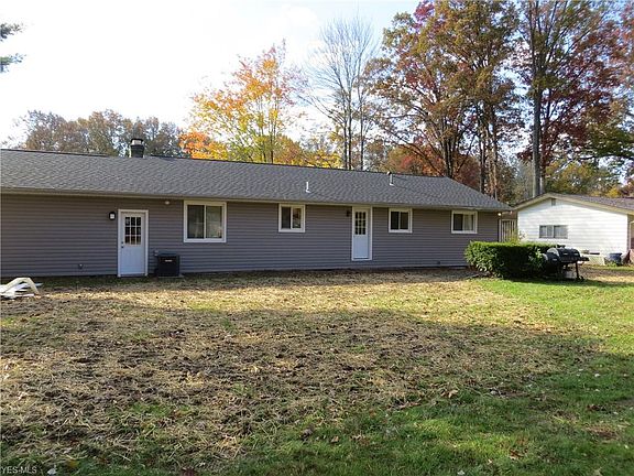 3rd image of 266 Moreland Dr
