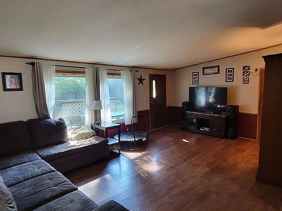 5th image of 356 Oakwood Dr