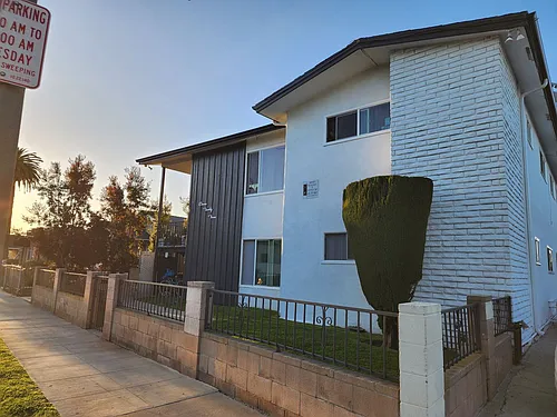 1123 E Hellman St Photo 1
