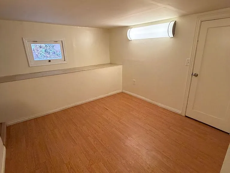 625 E Wilmington Ave — Photo 36
