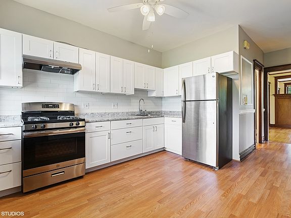 4th image of 4050 W Warwick Ave #3W