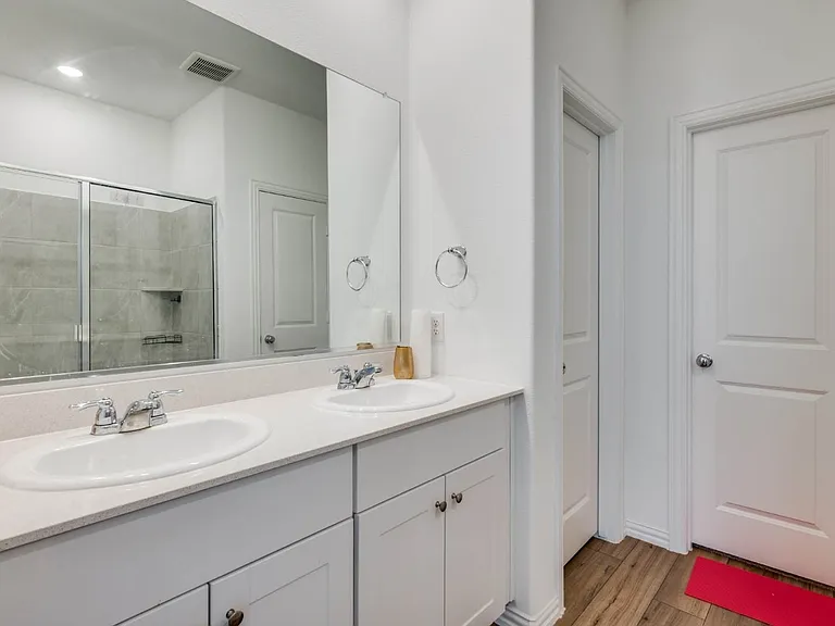 2116 Angus Dr — Photo 8
