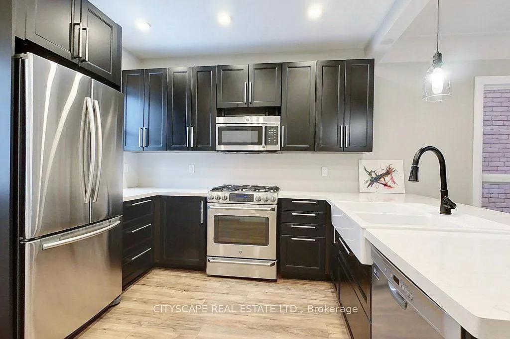 4 bed, $2,500 — Photo 3