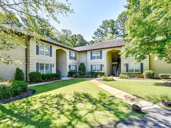 502 Pipers Ln