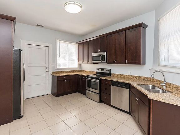 2nd image of 1911 W Chicago Ave #2F