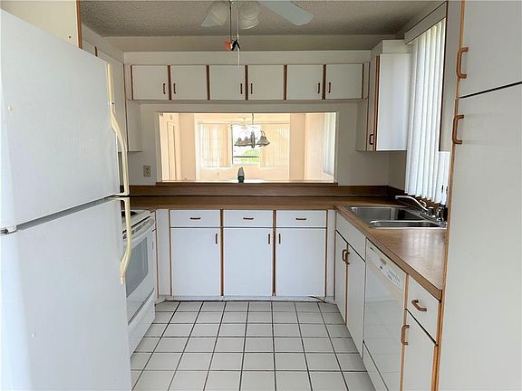 4th image of 10350 E Clairmont Circle #312