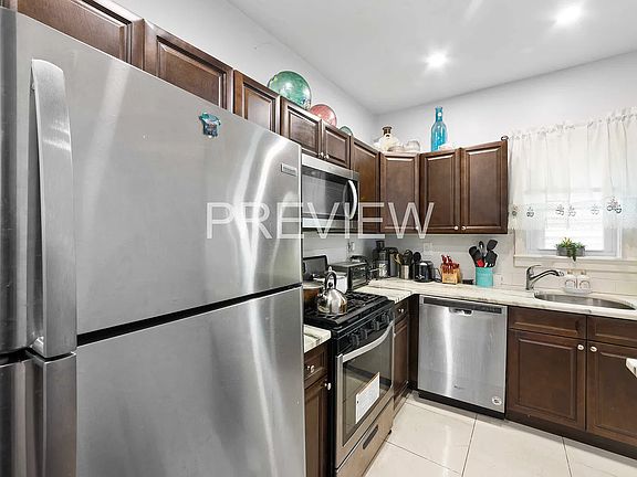5th image of 109-55 Union Hall St