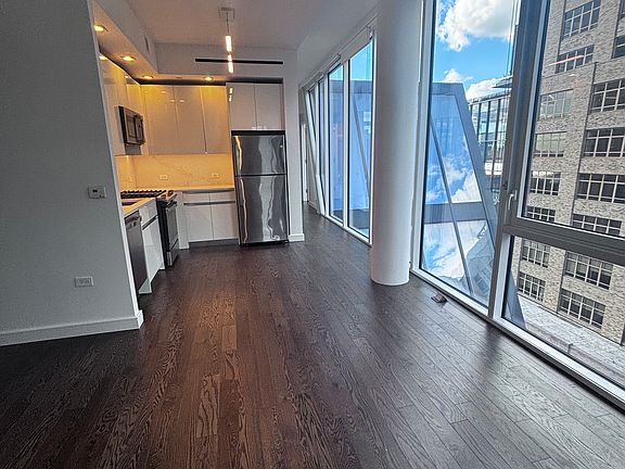 3rd image of 102 Charlton St #20A