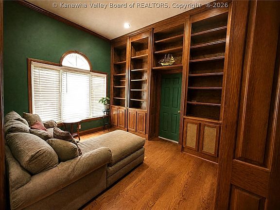 3rd image of 2 High Meadow Dr