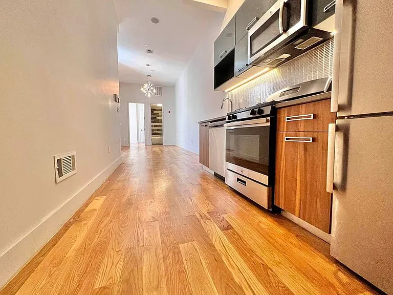 374 Kosciuszko St #4B — Photo 7