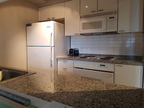 5th image of 1288 Alberni St #1704