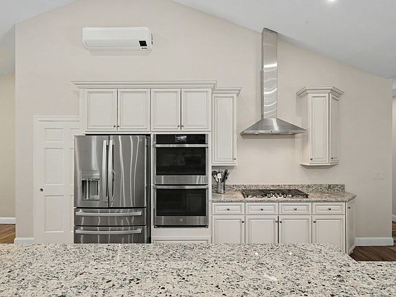 5th image of 231 Smith Hill Road